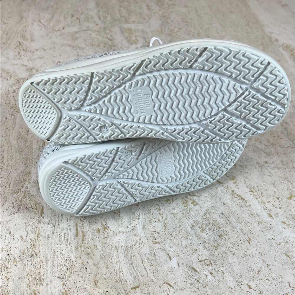 Finn Comfort Made in Germany Womens Ikebukuro Shoe - Words Bianco, Size 8 US - Picture 14 of 17